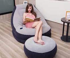 Sillon y reposapiés inflable INTEX